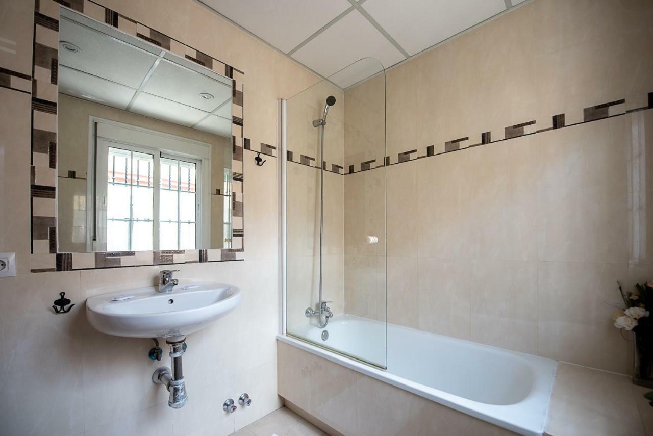 Triple Room Private Bathroom