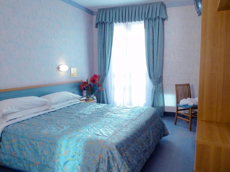 Standard Double Room,568904217:JPEG