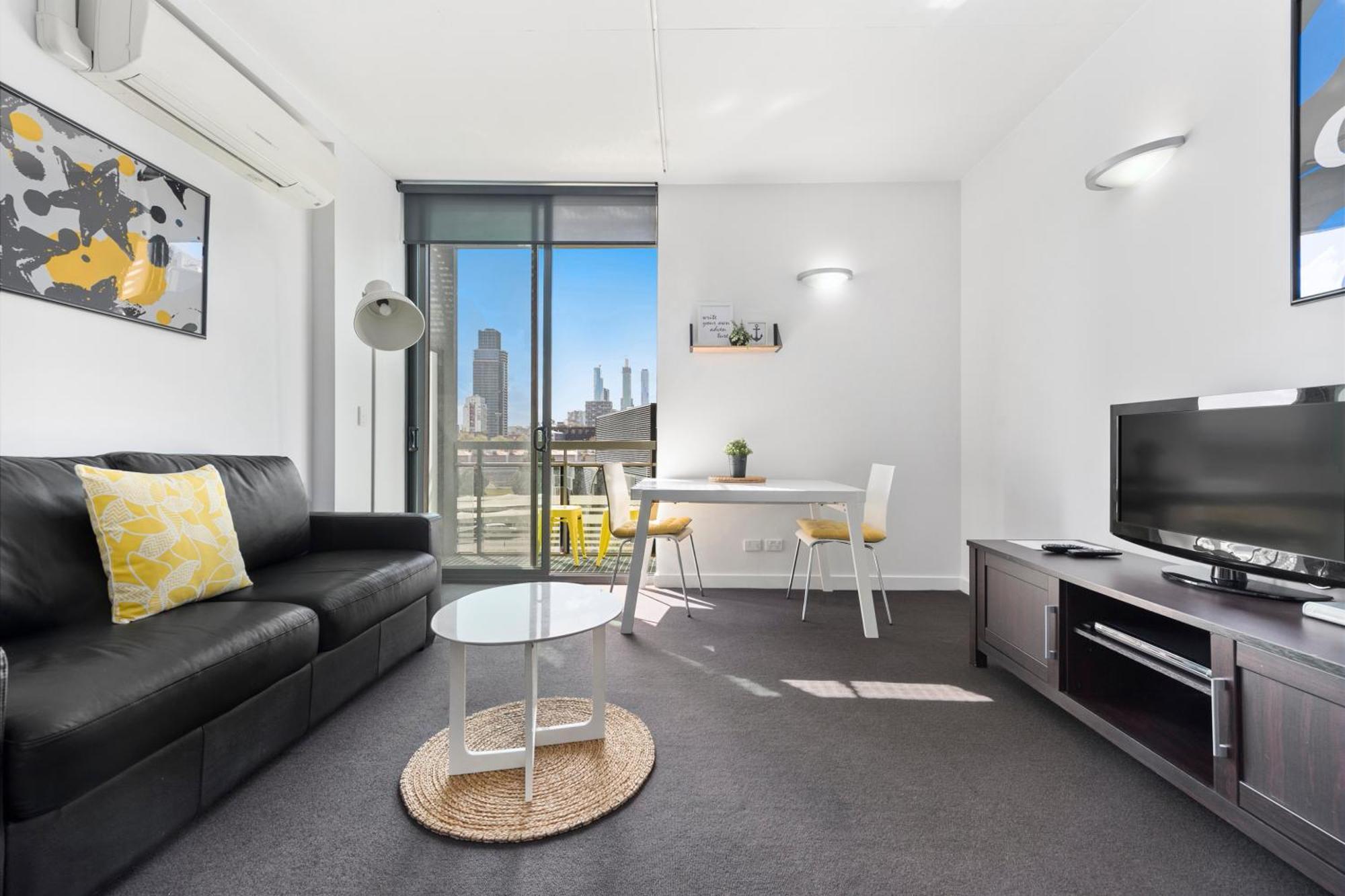 One-Bedroom Apartment City View