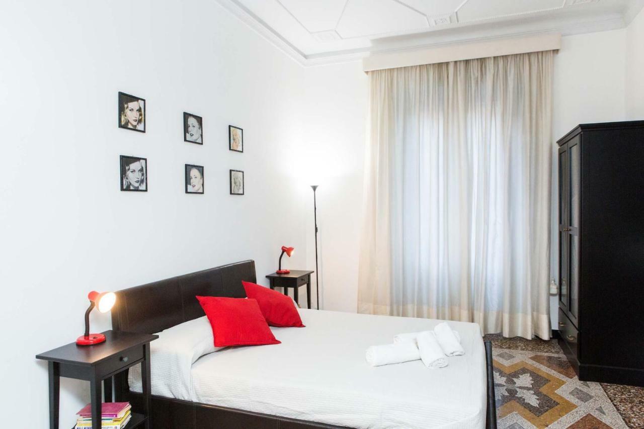 Deluxe Room with Private External Bathroom