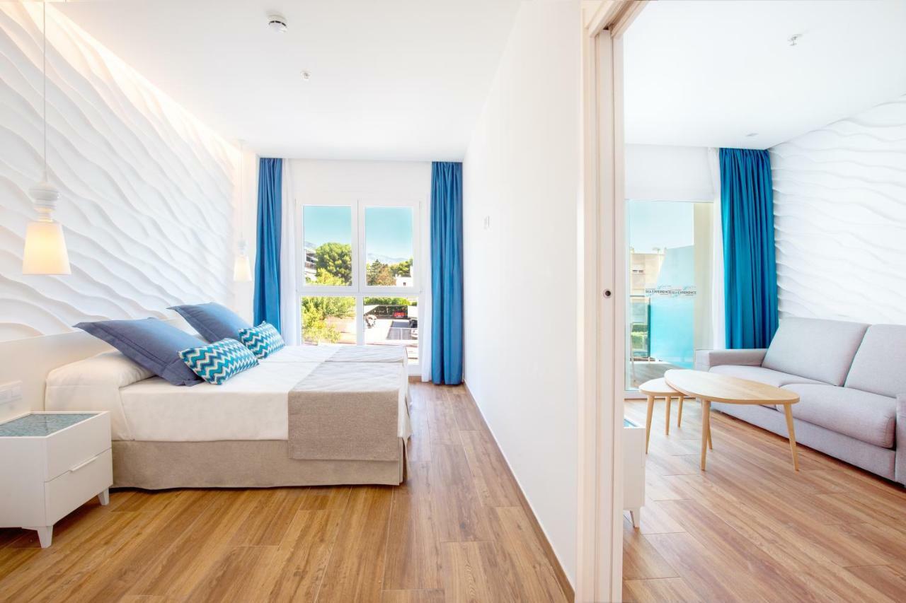 One-Bedroom Apartment bathroom disabled