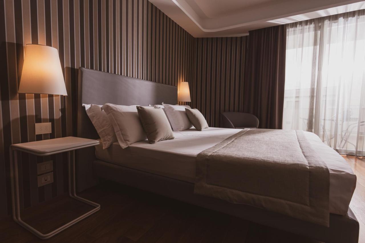 Executive Double or Twin Room,926569852:JPEG