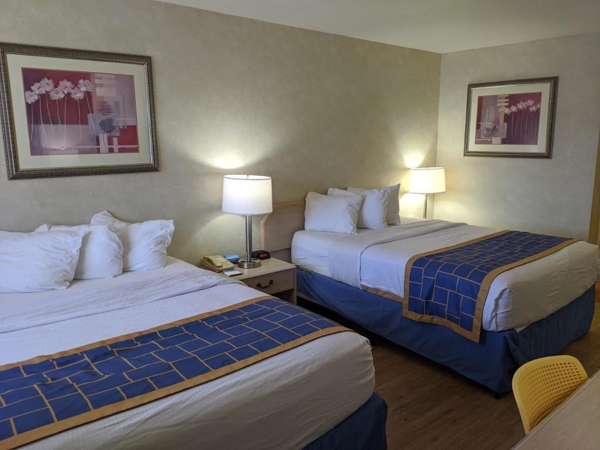 Queen Room with Two Queen Beds - Non-Smoking