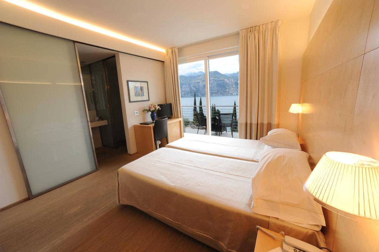 Double Room Balcony Lake View