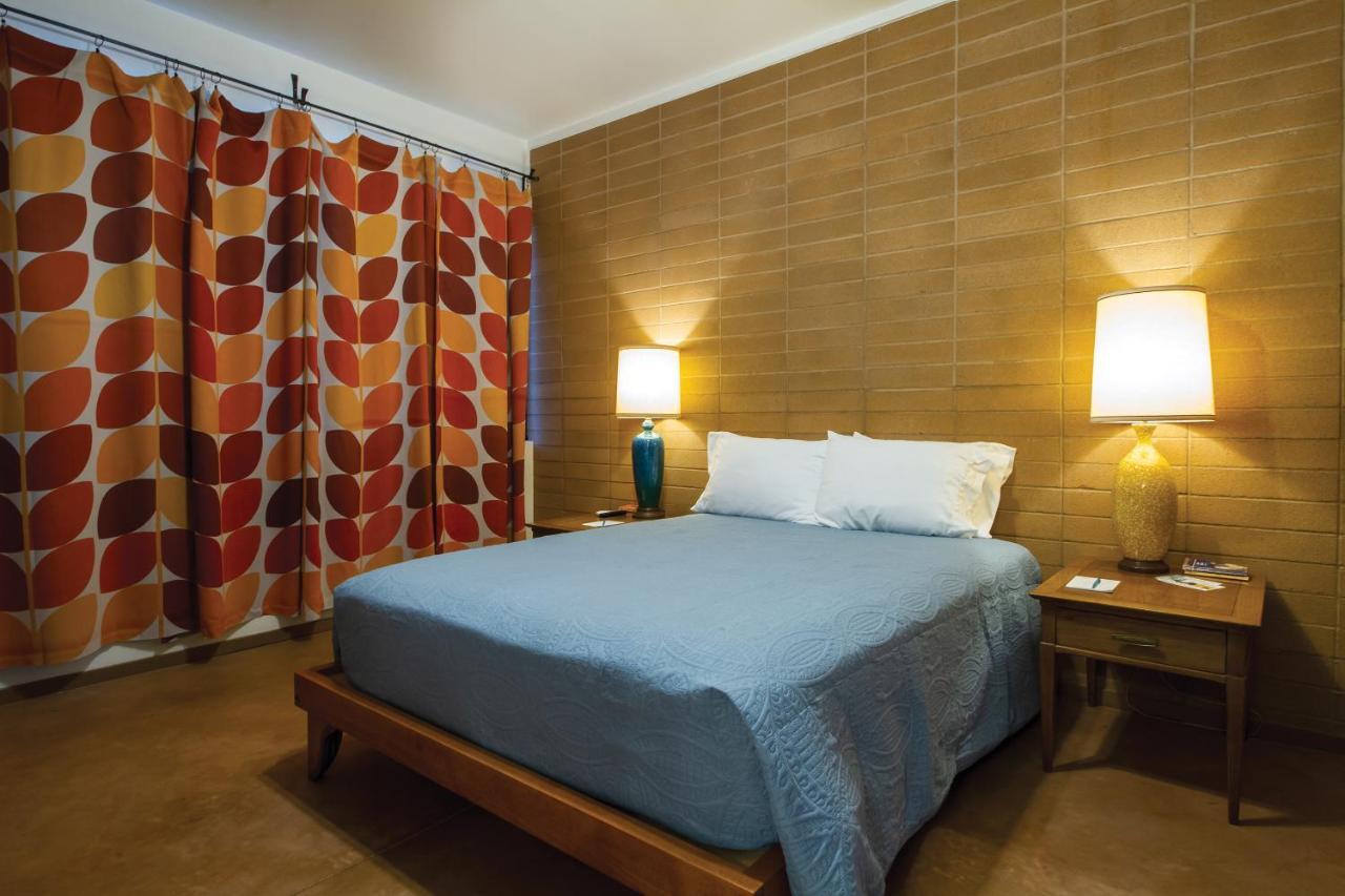 Deluxe Queen Room,943376830:JPEG