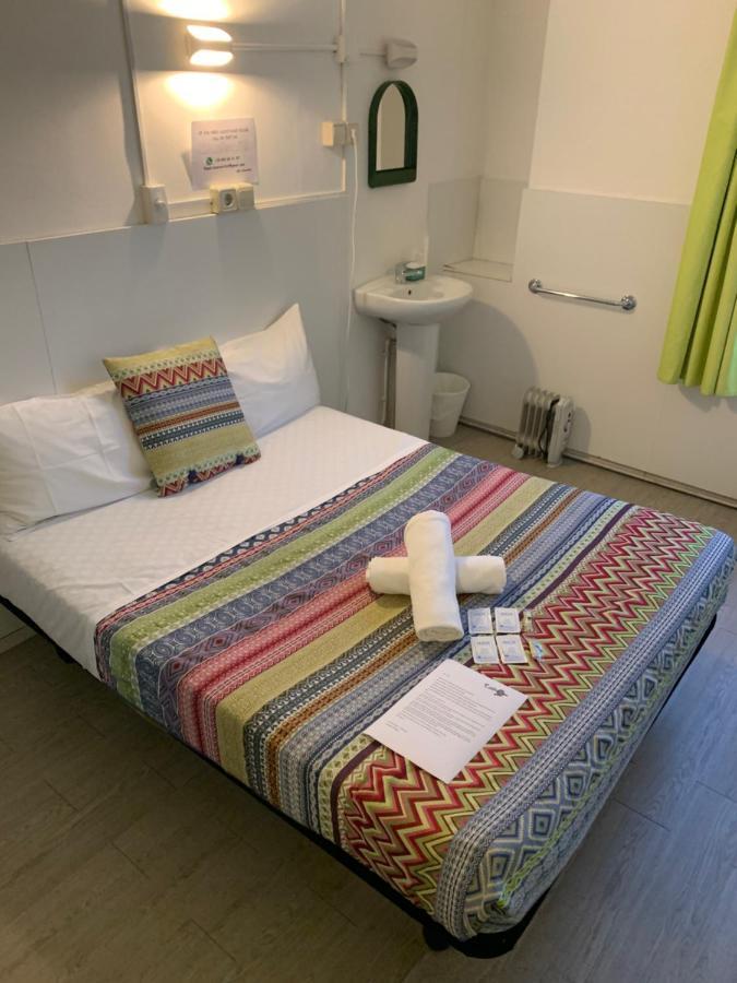 Double Room Private Bathroom