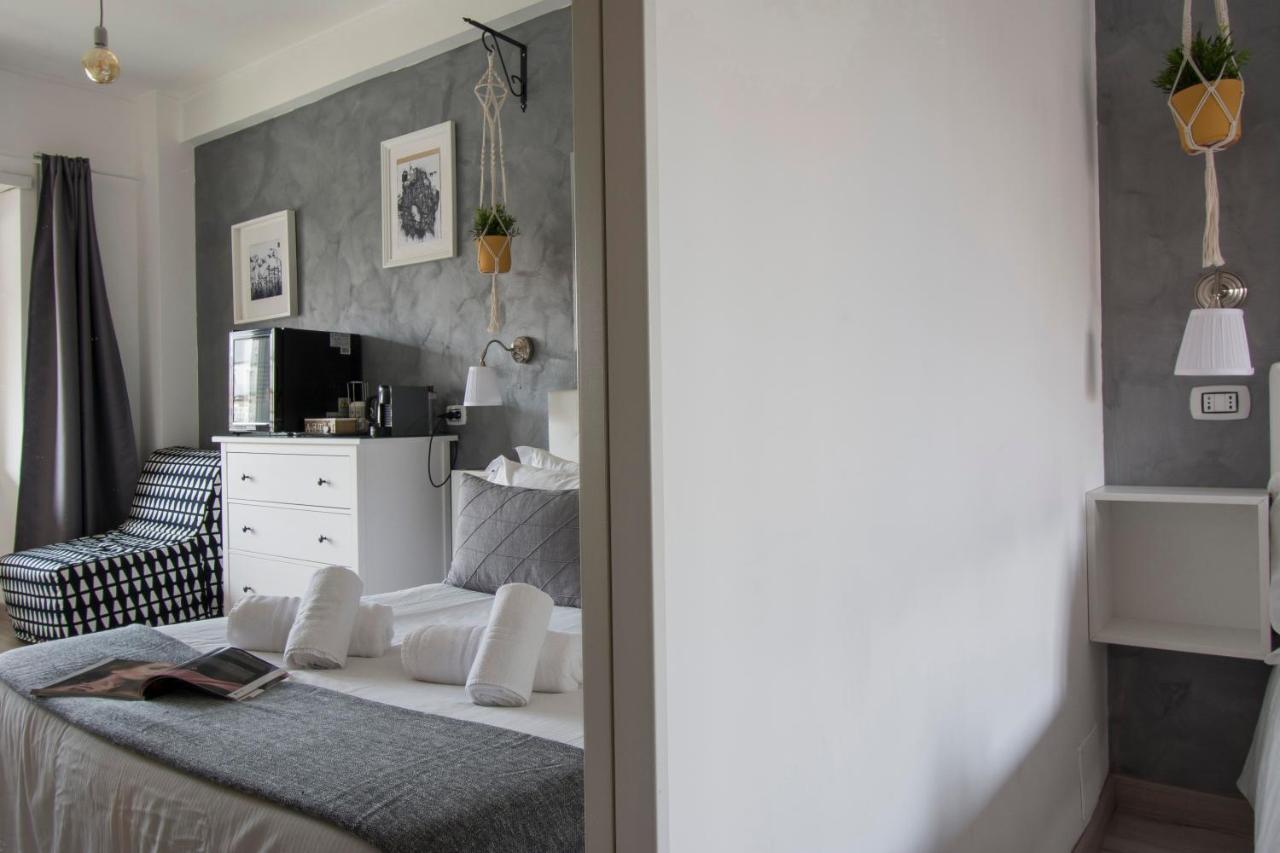 Deluxe Double Room Balcony,970774153:JPEG