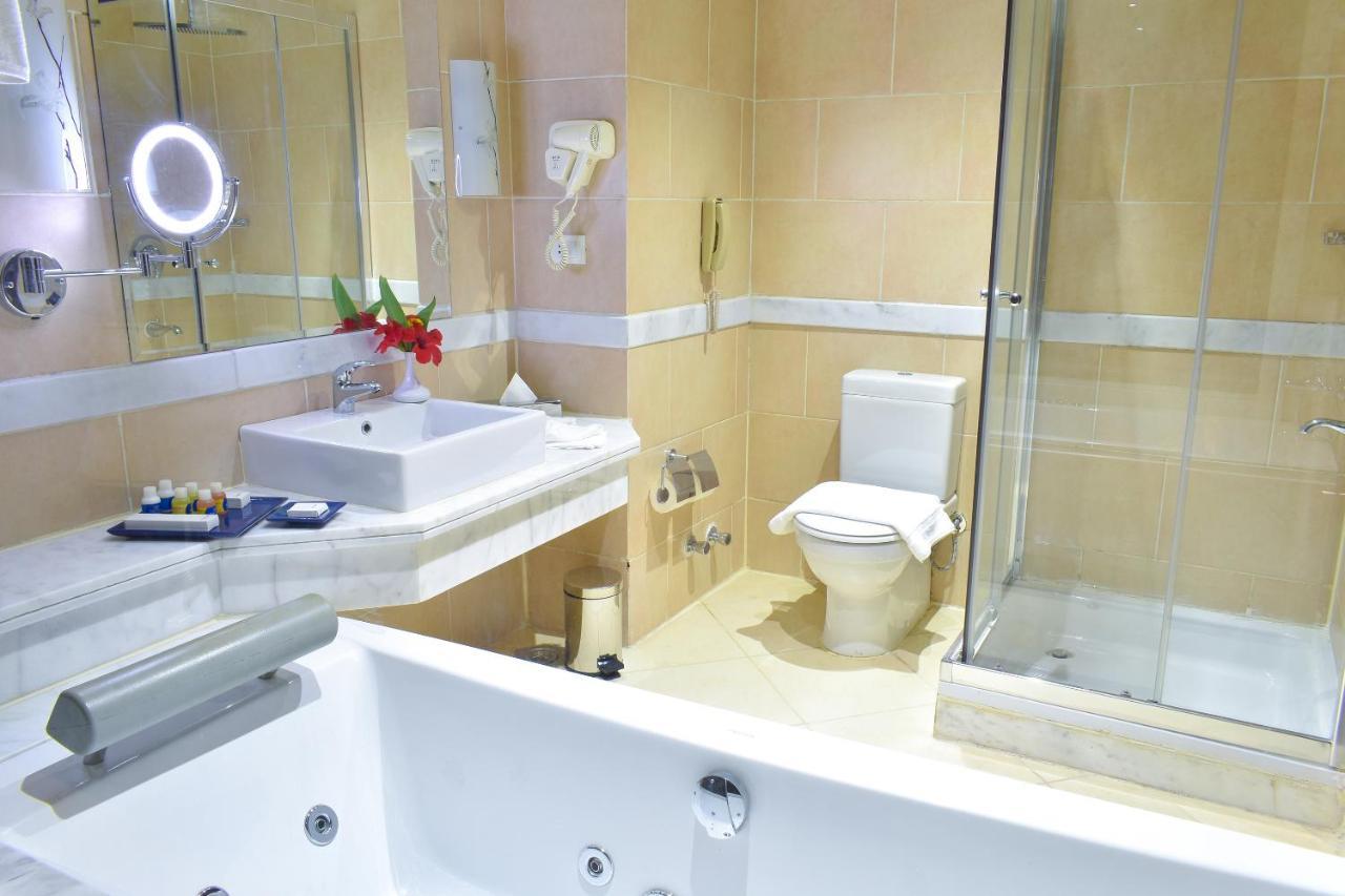 Deluxe Room Jacuzzi access to Aqua Park
