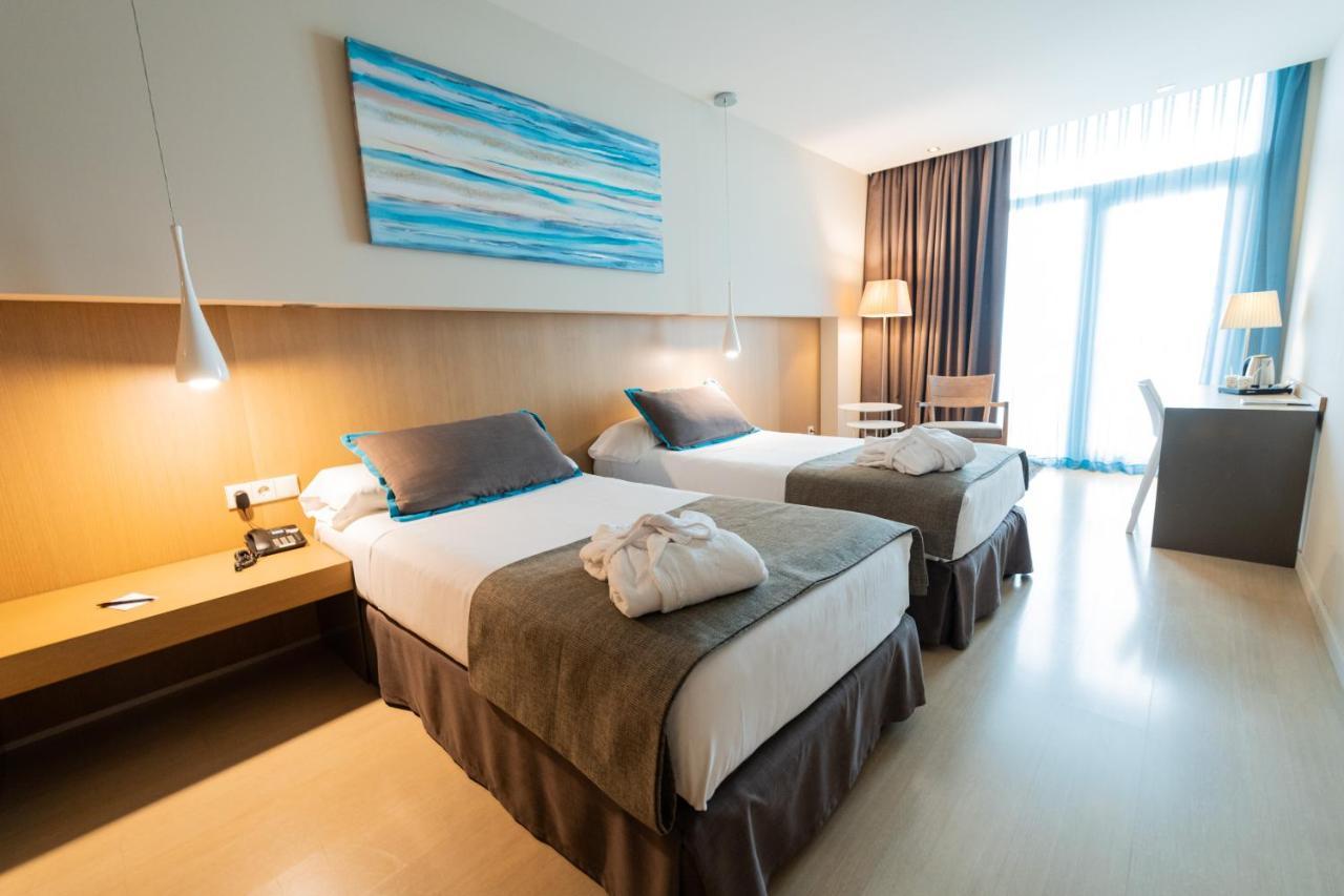 Double or Twin Room Sea View