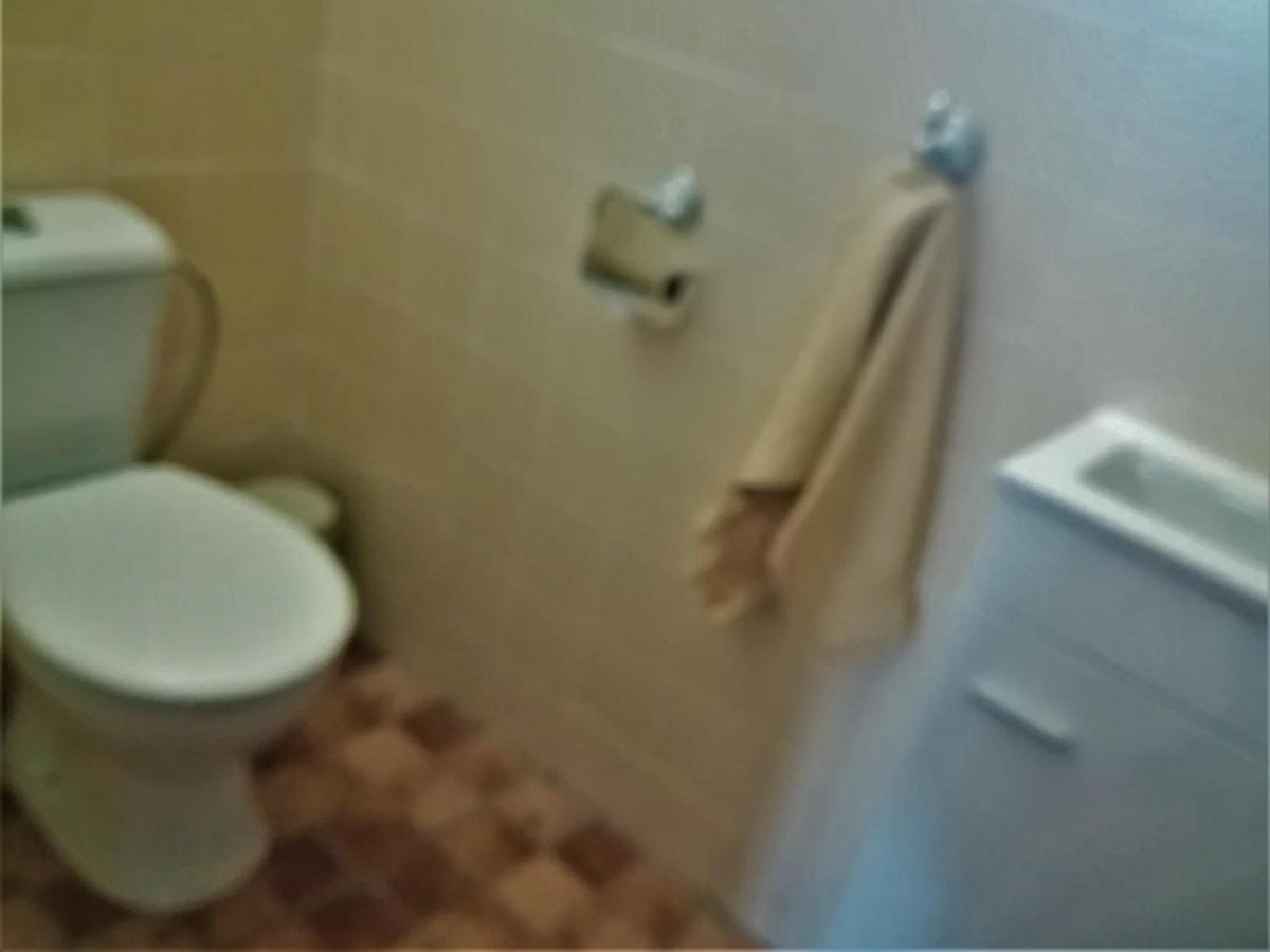 Two-Bedroom Apartment,979377604:JPEG