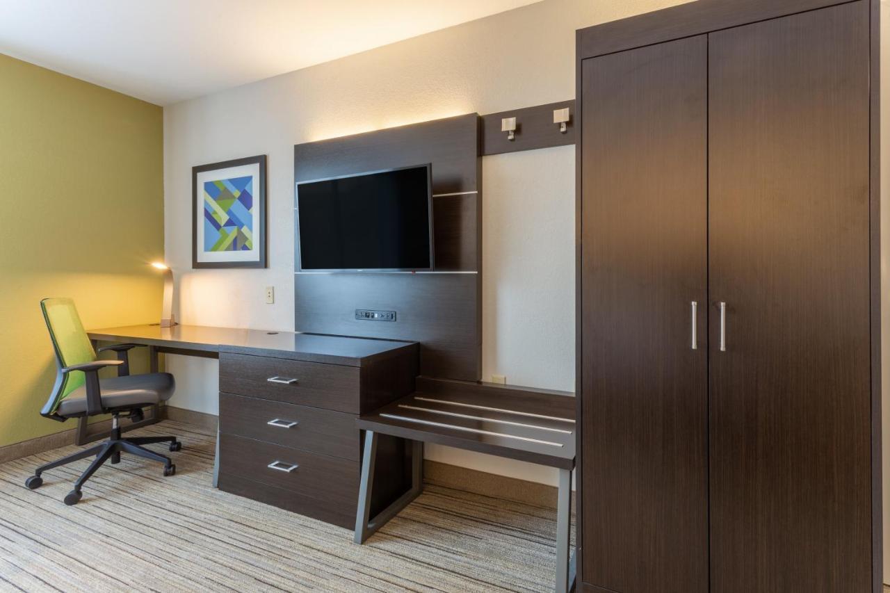 King Suite with Sofa Bed