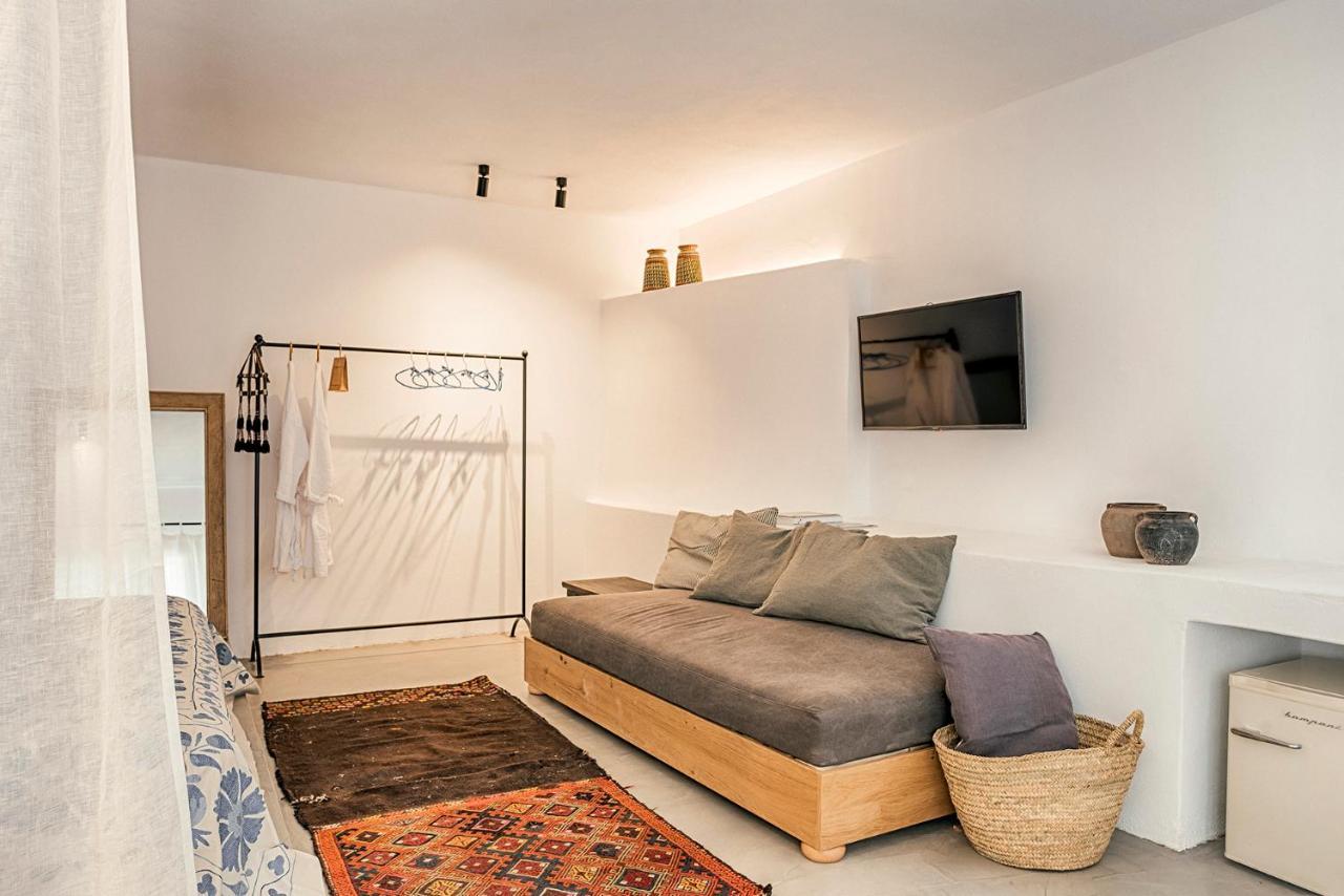 Deluxe King Suite private terrace