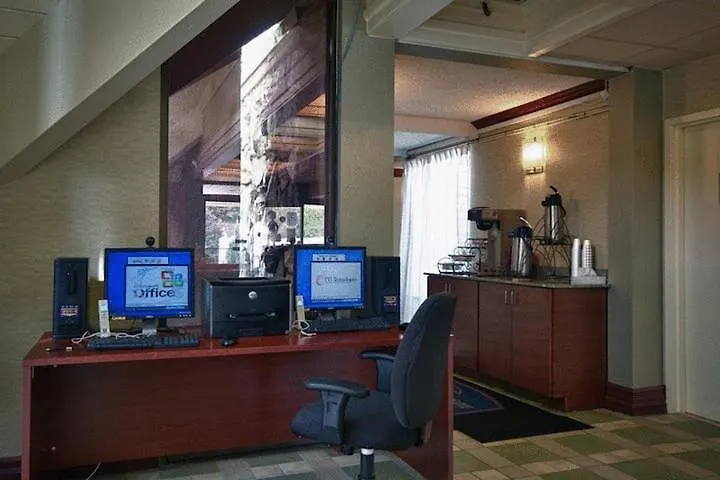 Spark By Hilton Clifton-1