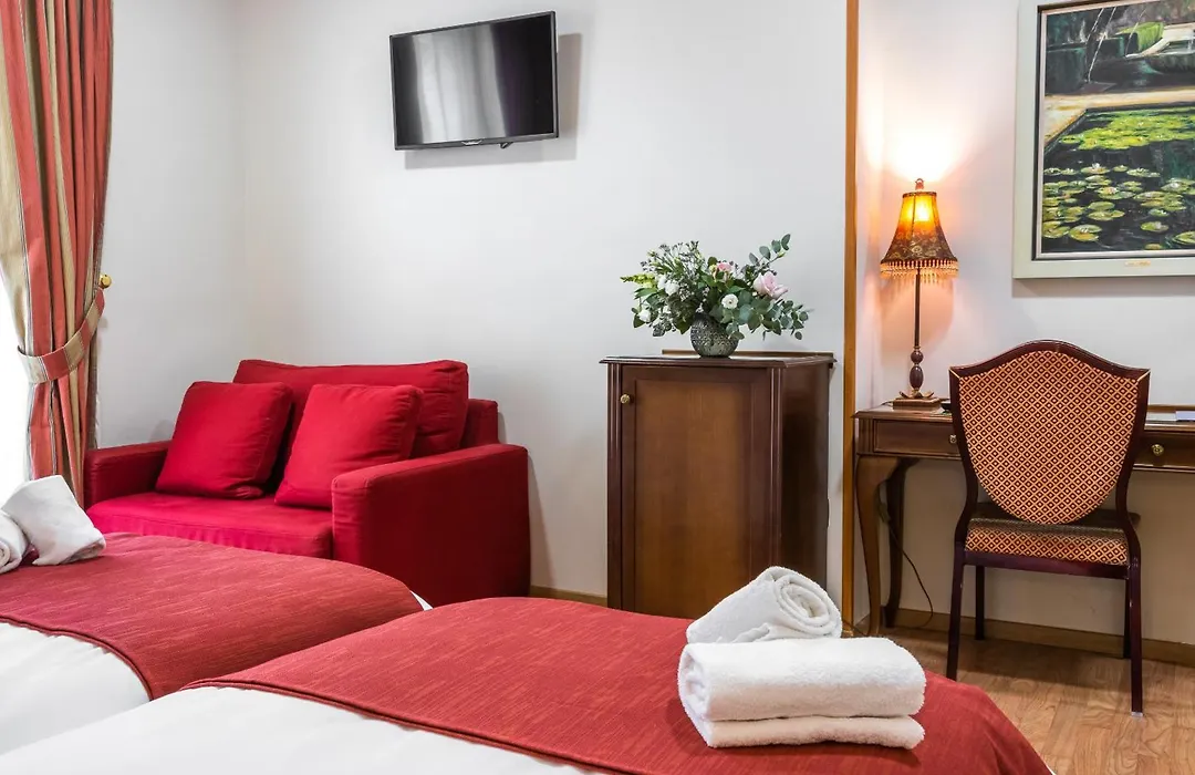 Hotel Reina Cristina-1
