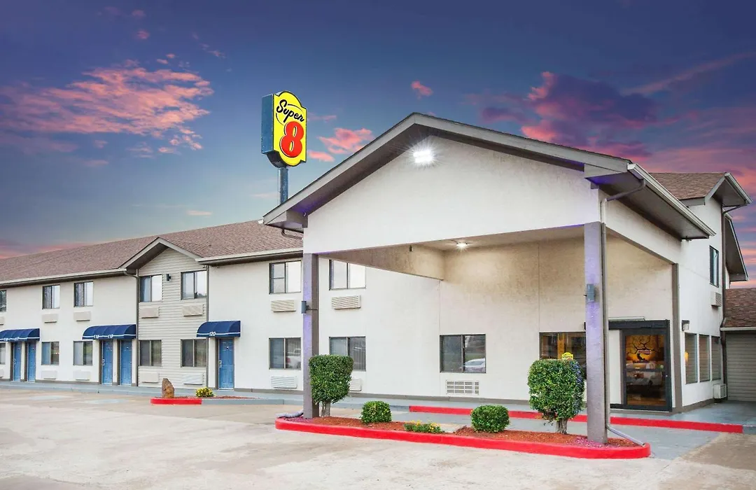 Super 8 By Wyndham Van Buren/Ft. Smith Area-1
