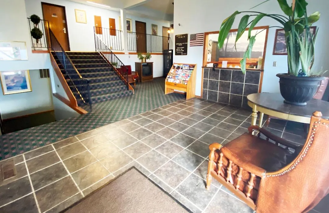 Oak Grove Inn-1