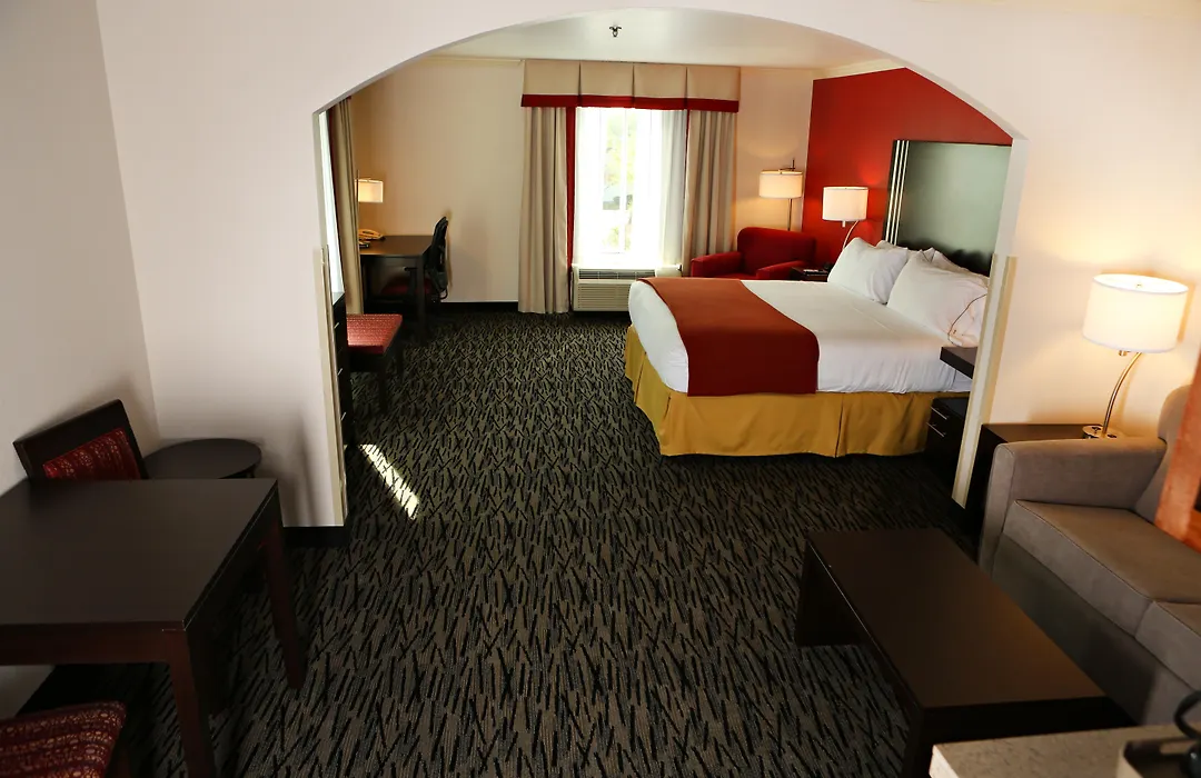 Holiday Inn Express Hotel & Suites - Sumter By Ihg-1