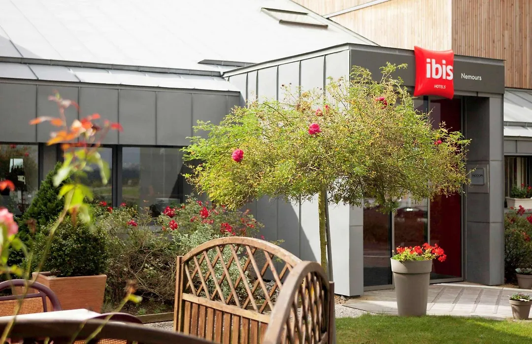 Ibis Nemours-1