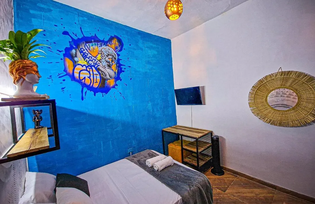Urban Hostal Bar-1