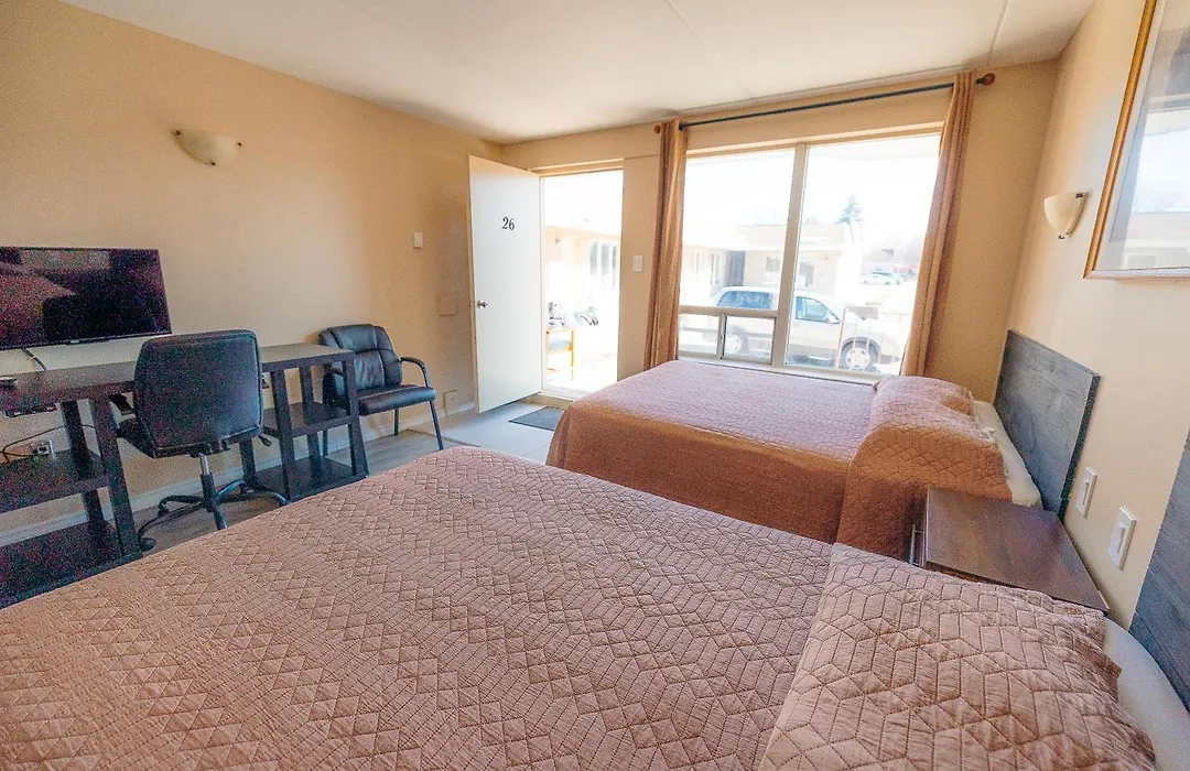 Clarkson Village Motel, 1815 Lakeshore Rd West Mississauga-1