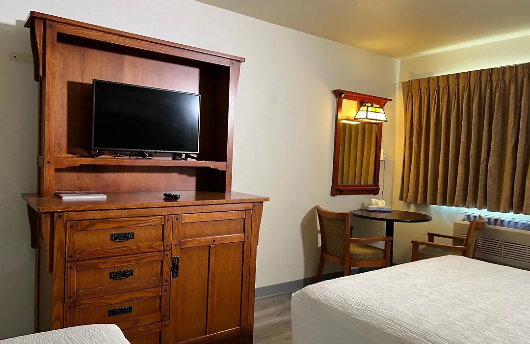 The Junction Hotel And Hostel-1