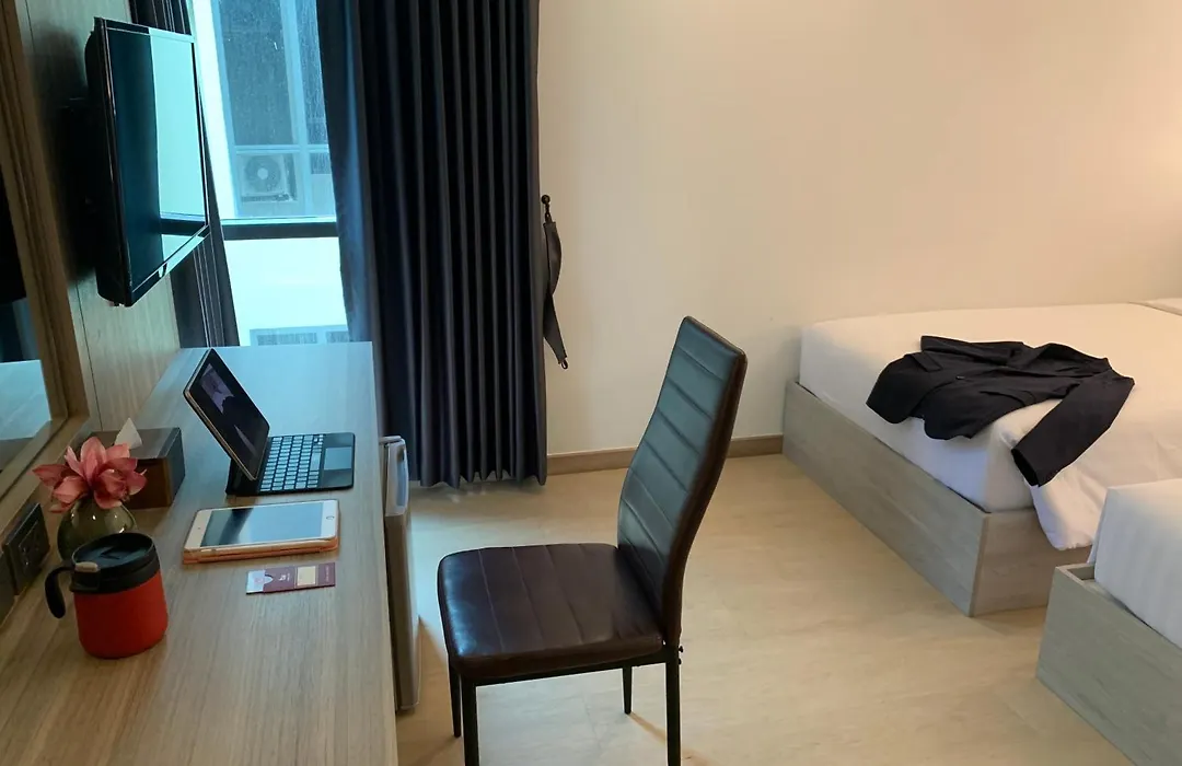 Thana Wisut Hotel-1