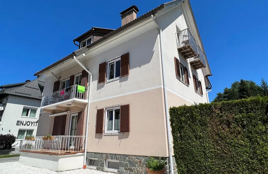 Seebär Velden-1