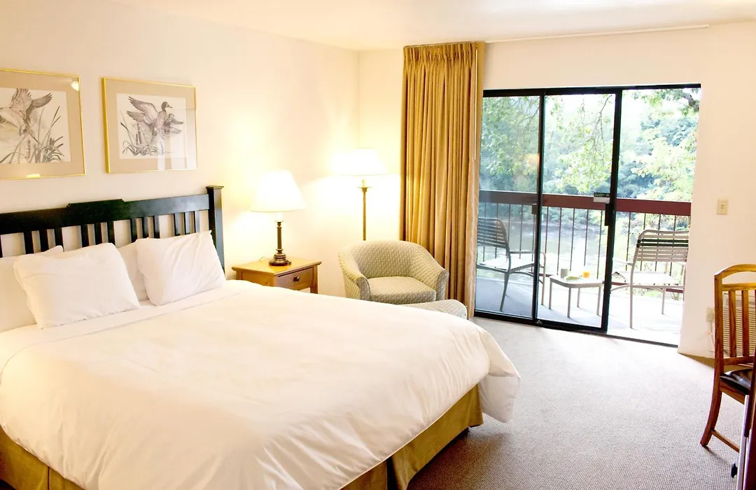 Riverside Inn-1