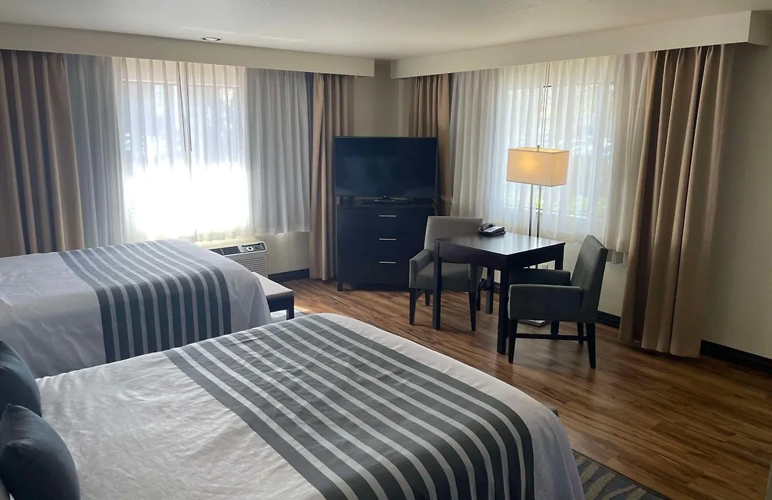 Best Western Plus Edmonds Harbor Inn-1