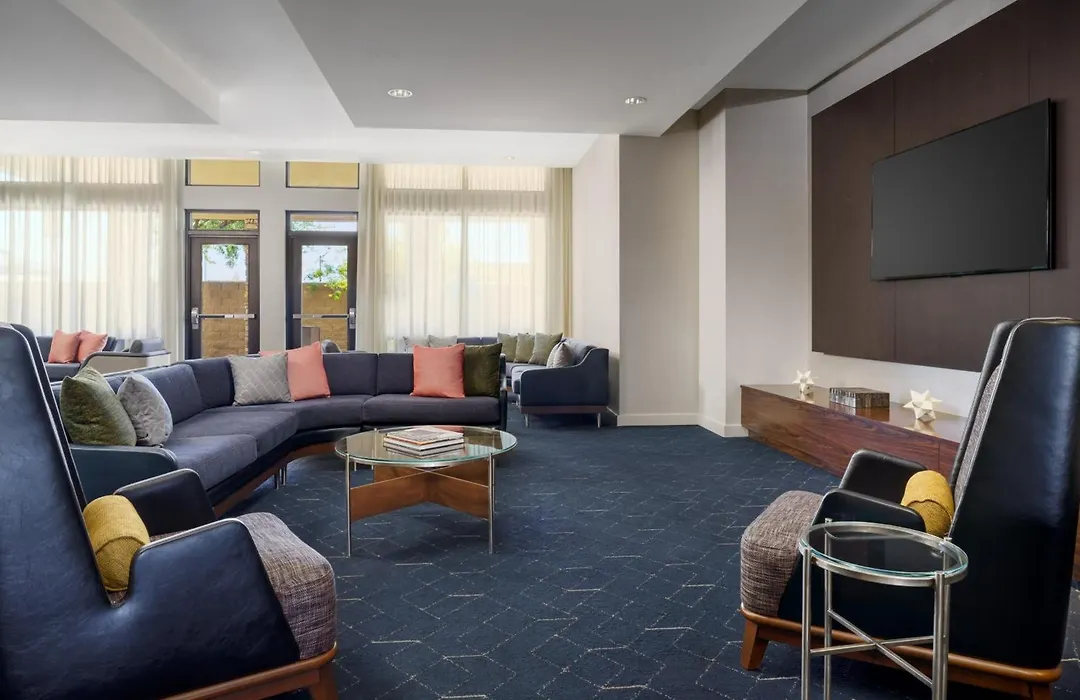 Courtyard By Marriott Phoenix Mesa Gateway Airport-1