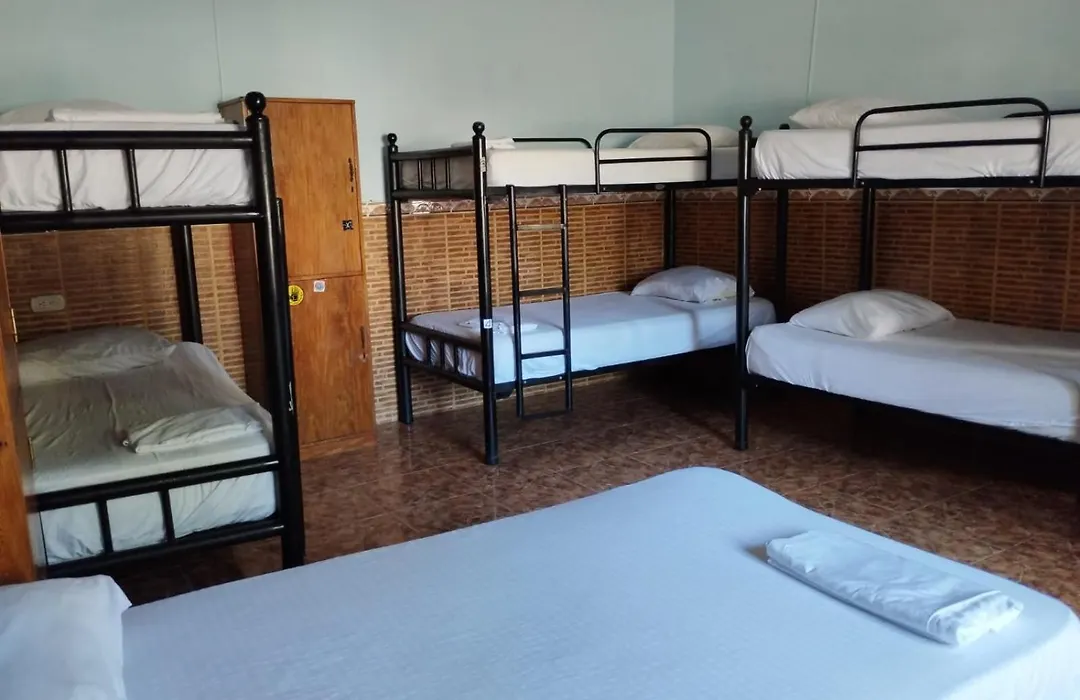 Hostal Luna Llena Getsemani-1