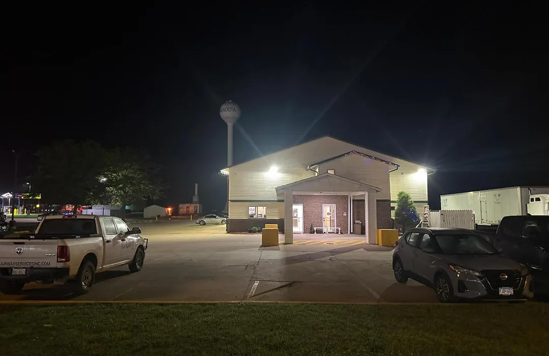 Super 8 By Wyndham Mendota I-39-1