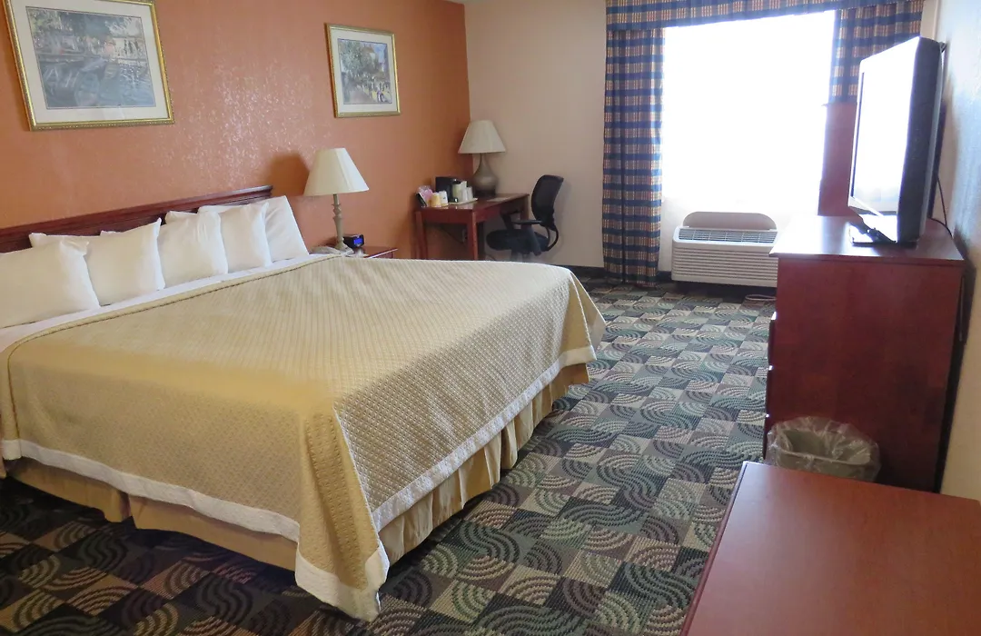Days Inn By Wyndham Hillsdale-1