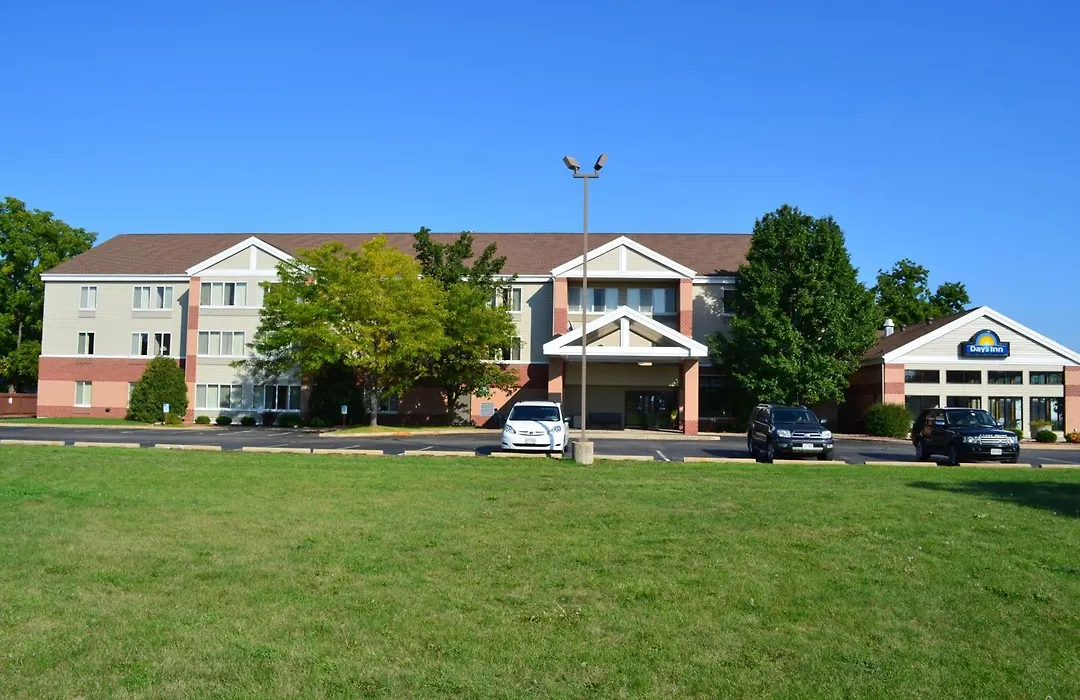 Days Inn & Suites By Wyndham Madison-1