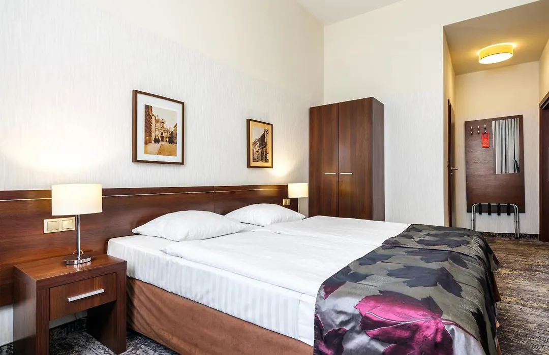 Hotel Rezydent-1