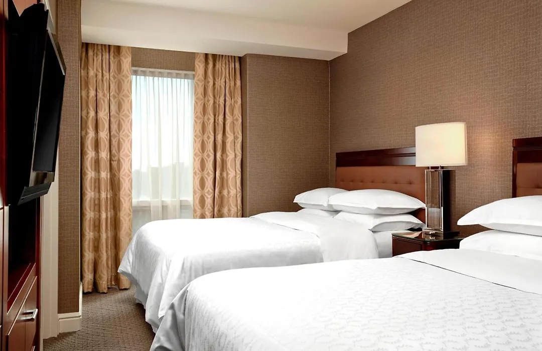 Sheraton Suites Calgary Eau Claire-1