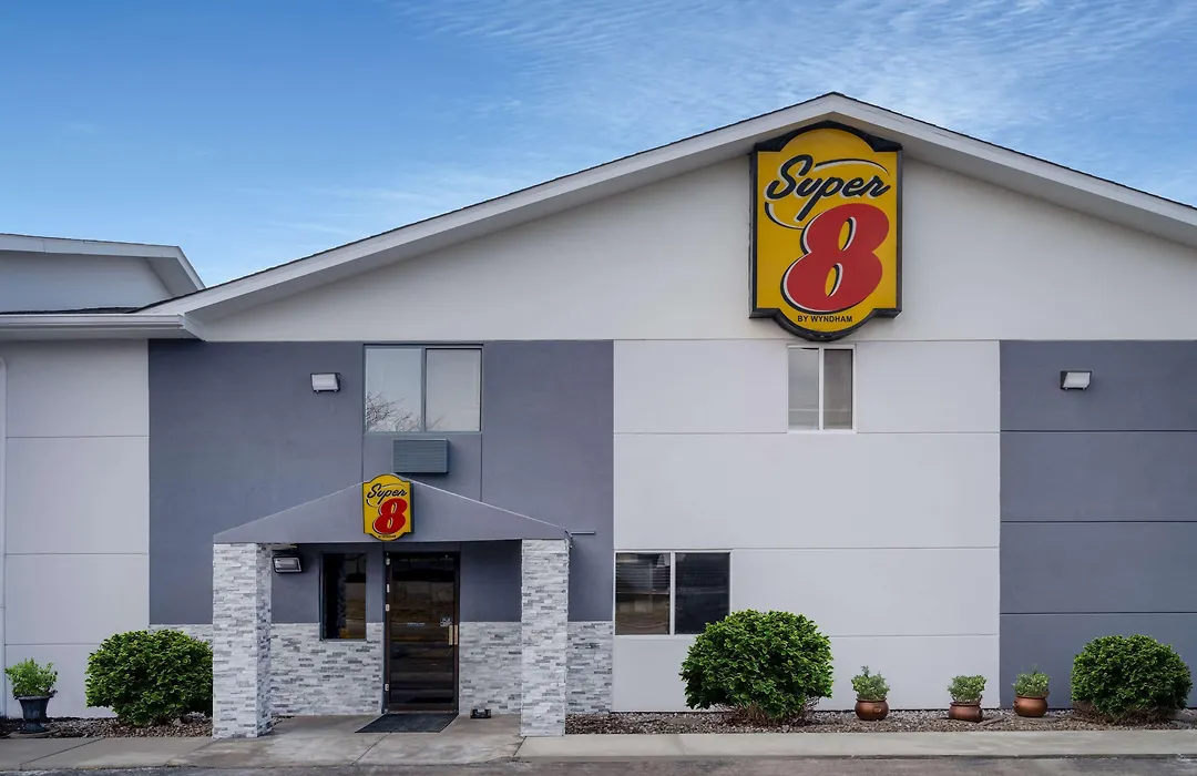 Super 8 By Wyndham Merrillville-1