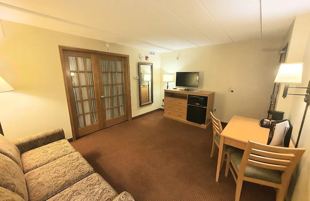 Amerivu Inn And Suites - Waconia-1