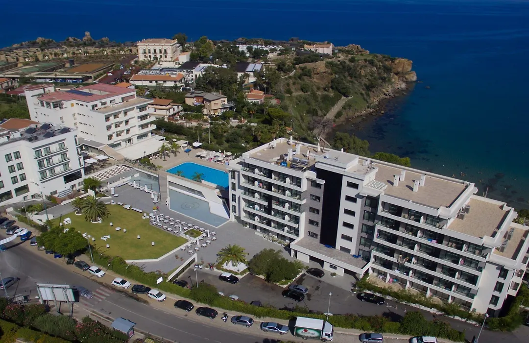 Hotel Santa Lucia Le Sabbie D'Oro-1