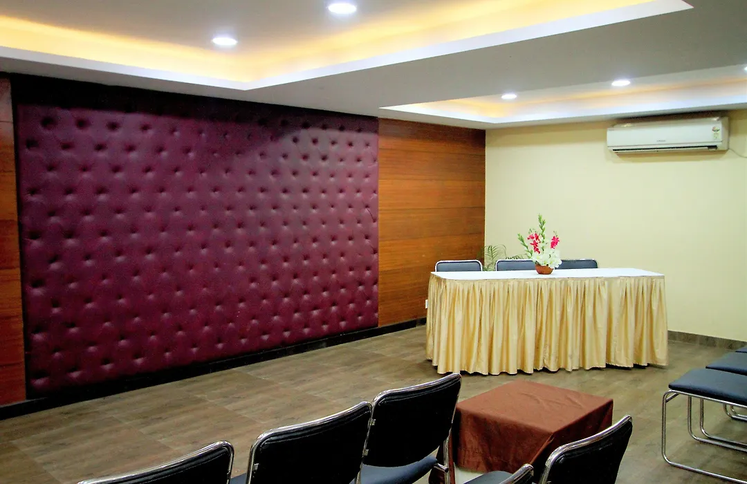 Hotel Crestwood-1