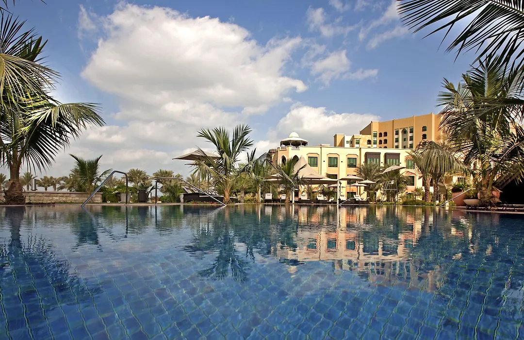 Shangri-La Hotel Apartments Qaryat Al Beri-1