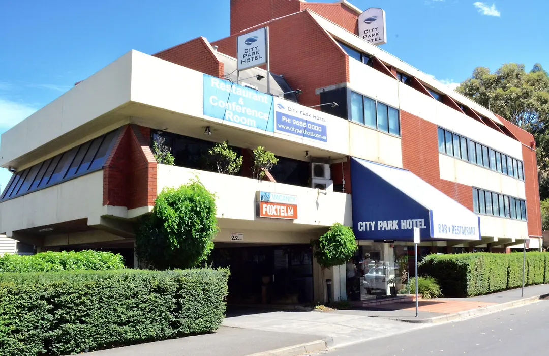 City Park Hotel-1