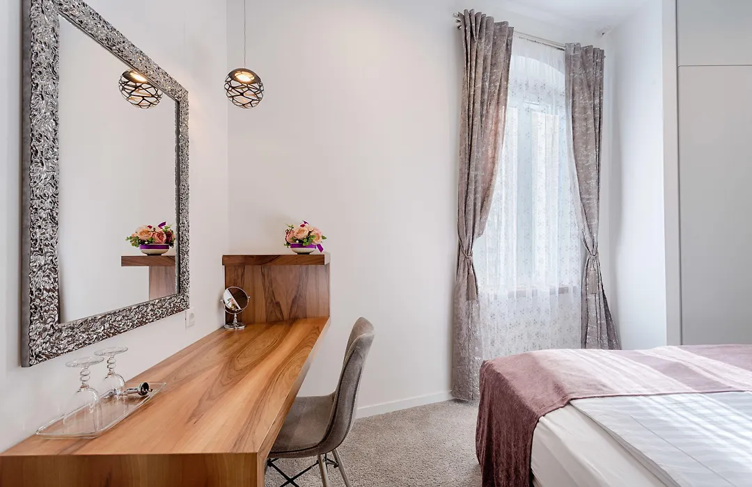 Starlight Luxury Rooms-1