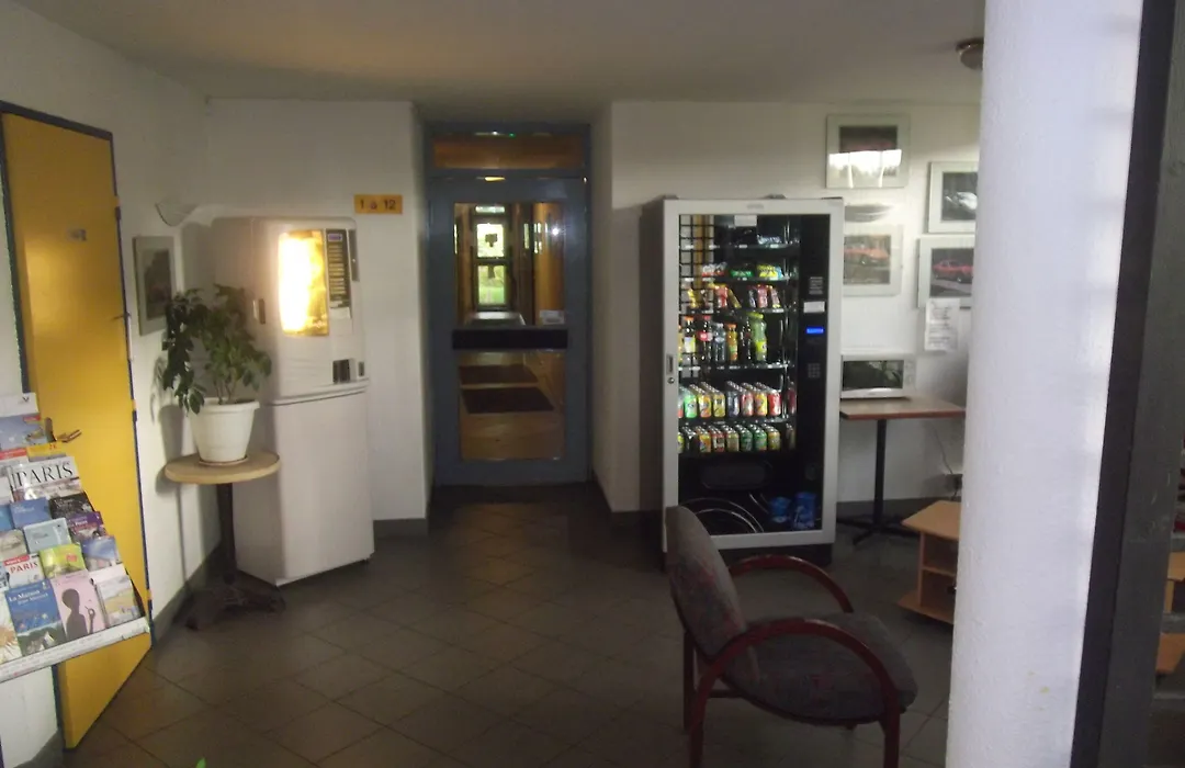 Rev'Hotel-1