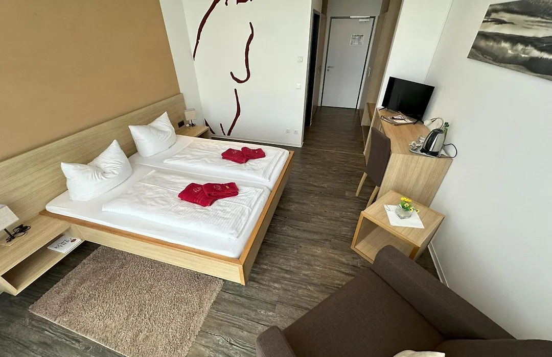 Reit- und Sporthotel Eibenstock-1