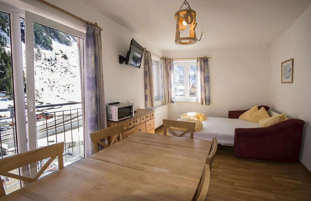 Hotel Laaxerhof-1
