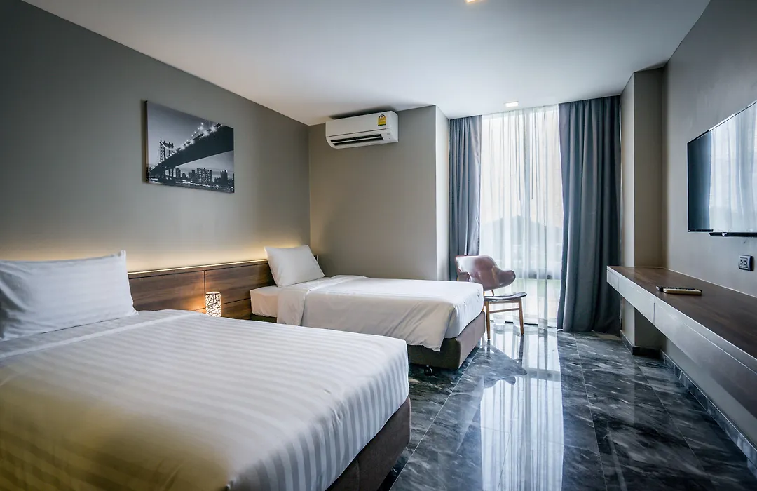 Onix Hotel Bangkok-1