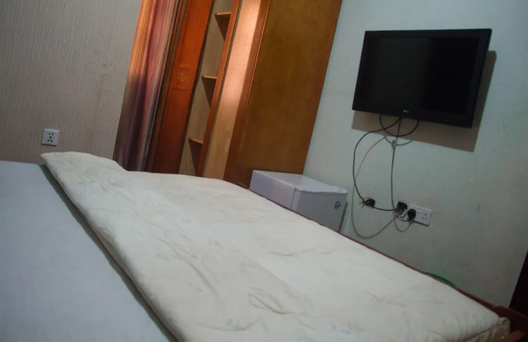 Owee'S Place-1