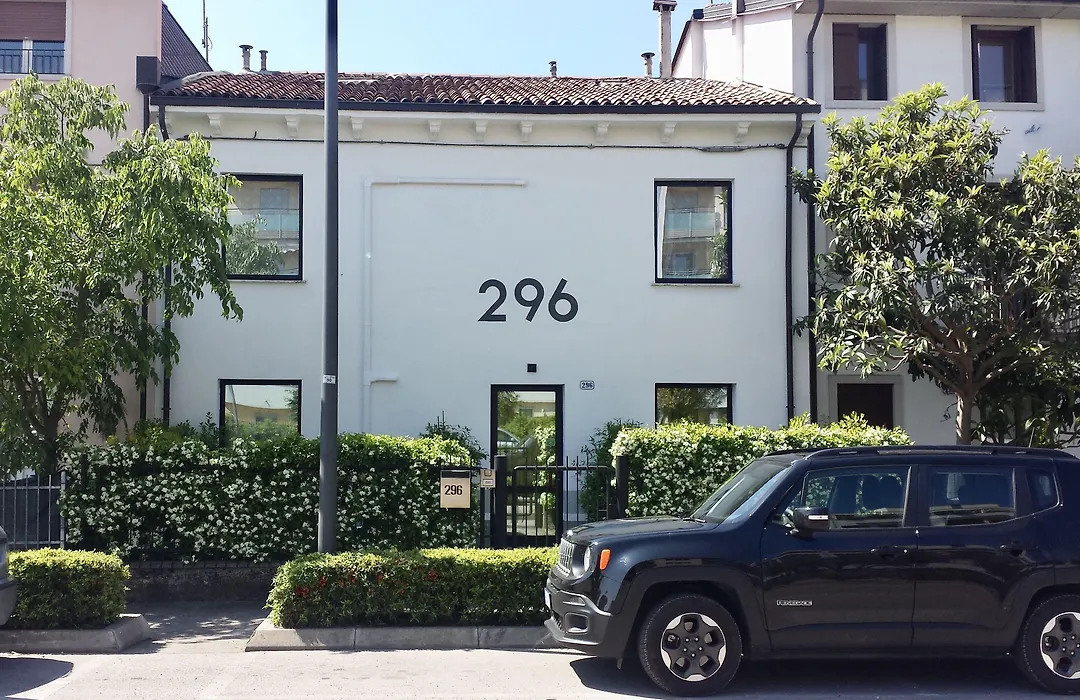 Guest House 296-1
