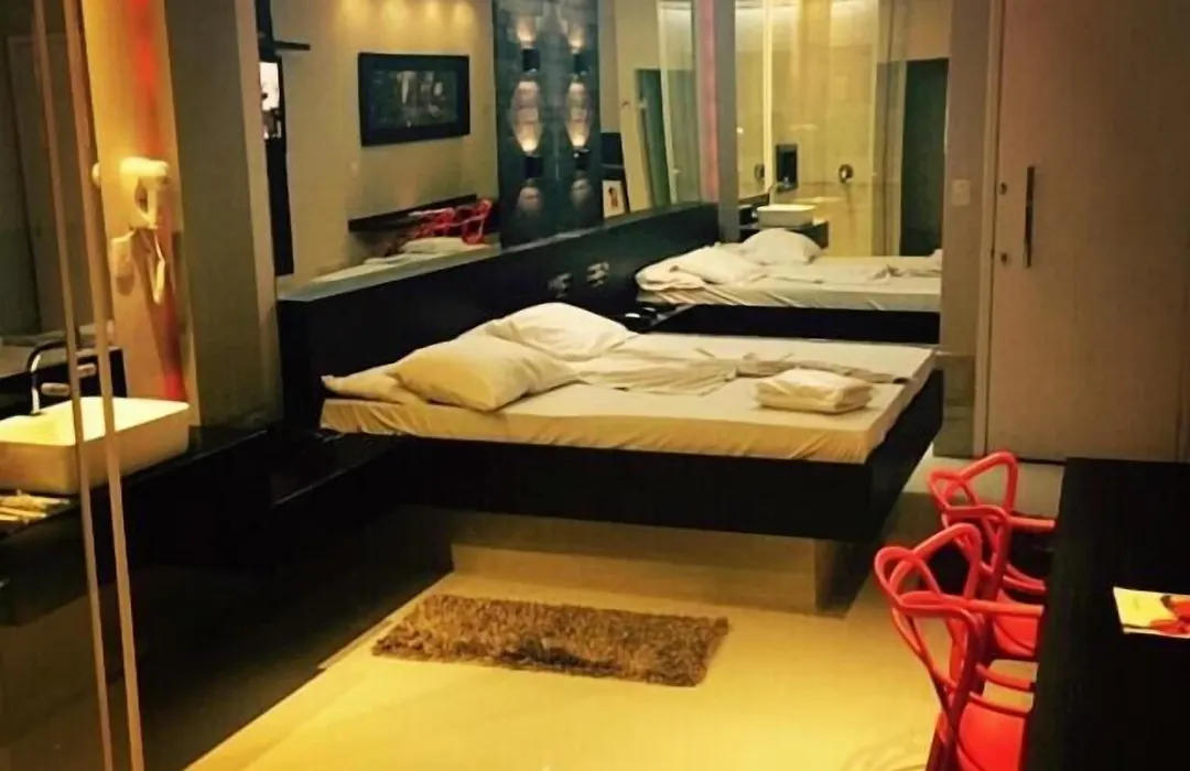 Dinys Motel (Adults Only)-1